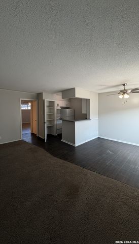 158 De Chantle Rd Apt 124, San Antonio, TX 78201