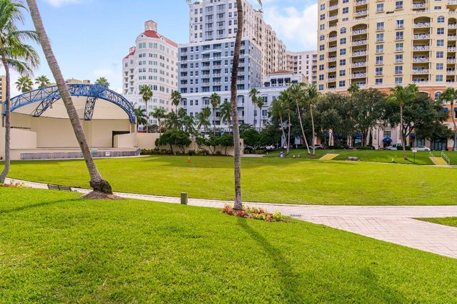 2167 Umbrella Cay, West Palm Beach, FL 33411