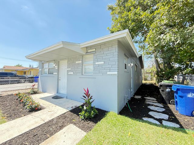 2611 NW 21st Street, Fort Lauderdale, FL 33311