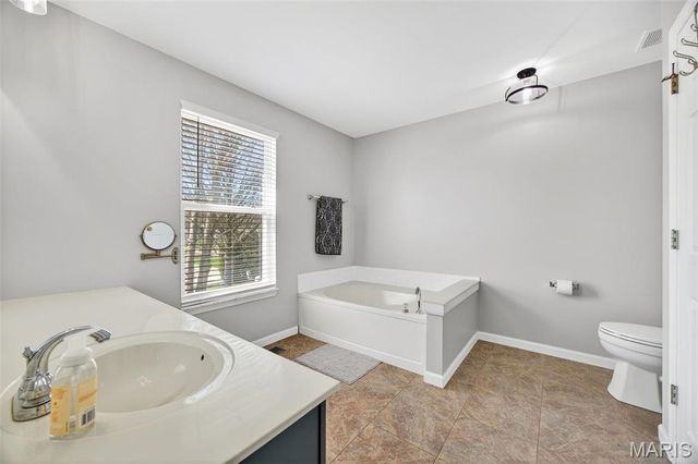 179 Abington Drive, St Peters, MO 63376