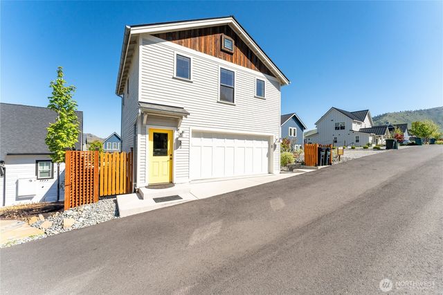 481 Mackinaw Lane, Chelan, WA 98816
