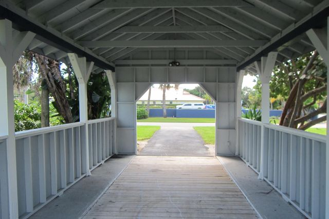 1517 Woodbridge Lakes Circle, West Palm Beach, FL 33406