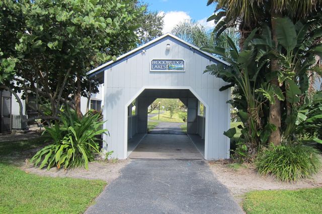 1517 Woodbridge Lakes Circle, West Palm Beach, FL 33406