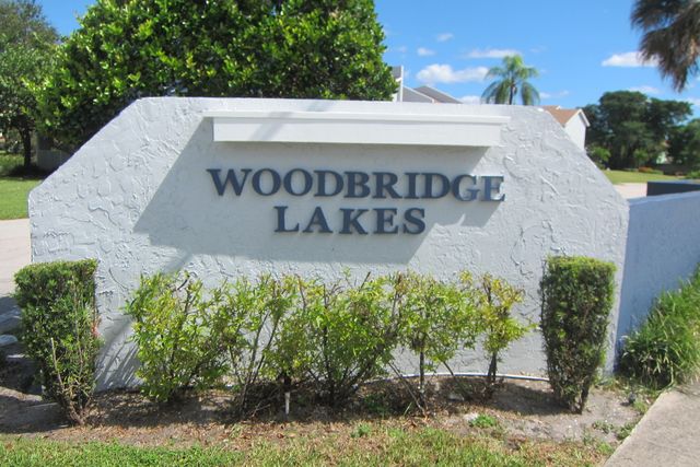 1517 Woodbridge Lakes Circle, West Palm Beach, FL 33406
