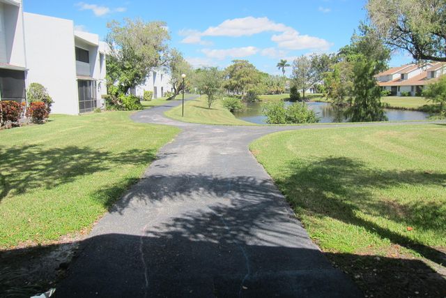1517 Woodbridge Lakes Circle, West Palm Beach, FL 33406