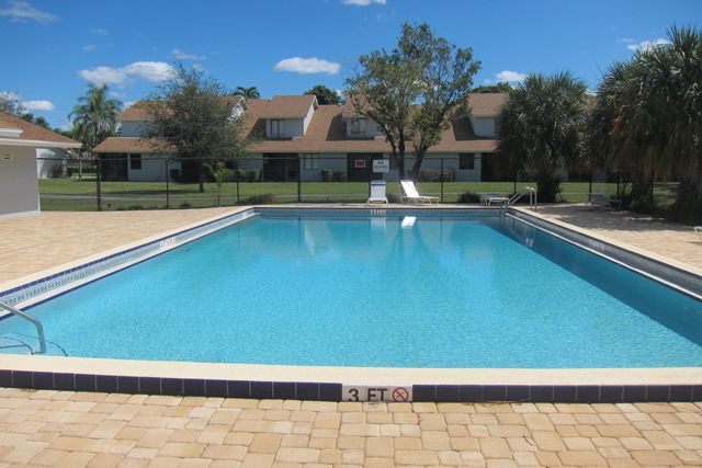 1517 Woodbridge Lakes Circle, West Palm Beach, FL 33406