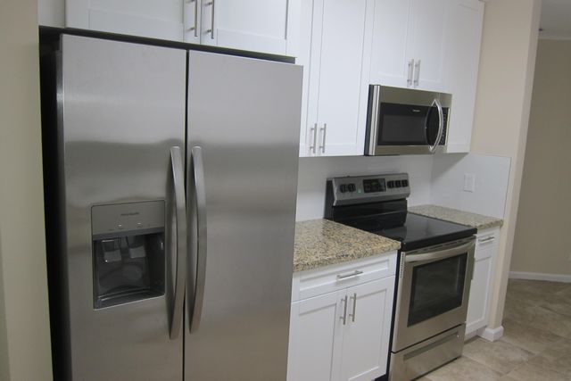 1517 Woodbridge Lakes Circle, West Palm Beach, FL 33406