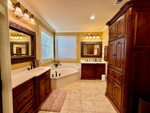 13222 Thicket Trail Rd, Lindale, TX 75771