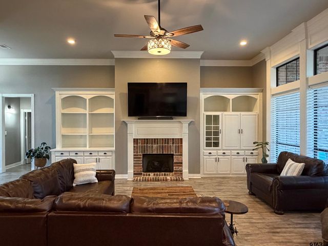 13222 Thicket Trail Rd, Lindale, TX 75771