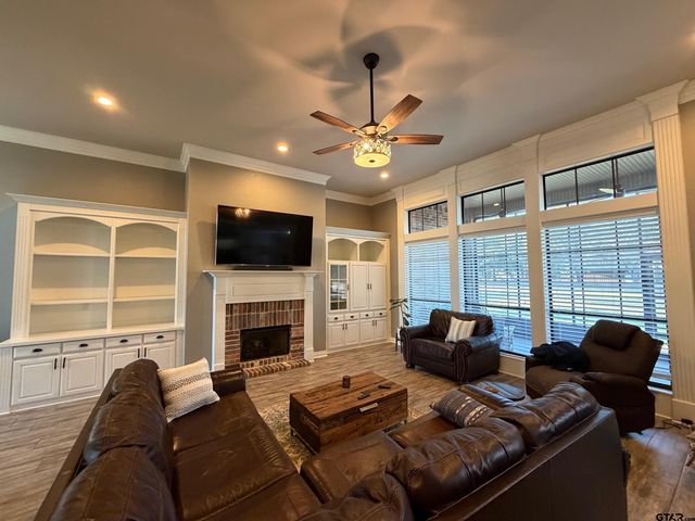 13222 Thicket Trail Rd, Lindale, TX 75771