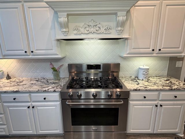 13222 Thicket Trail Rd, Lindale, TX 75771