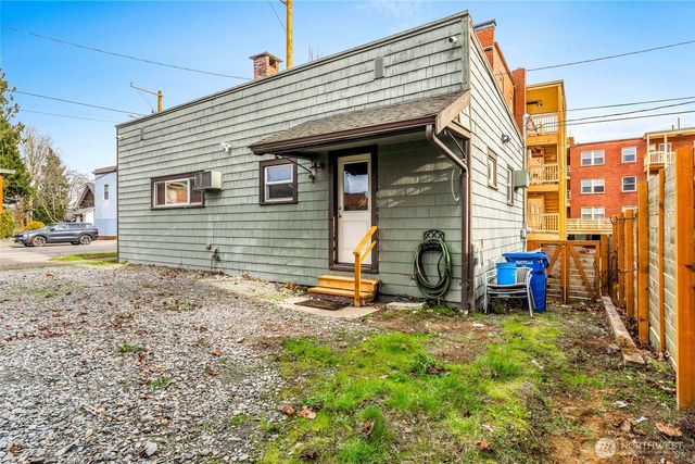 4431 SW Admiral Way, Seattle, WA 98116