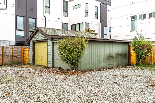 4431 SW Admiral Way, Seattle, WA 98116