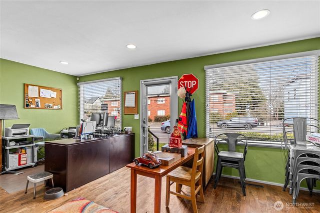 4431 SW Admiral Way, Seattle, WA 98116