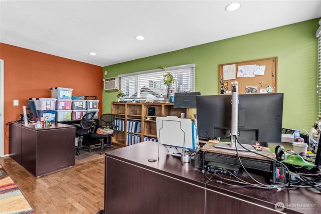 4431 SW Admiral Way, Seattle, WA 98116