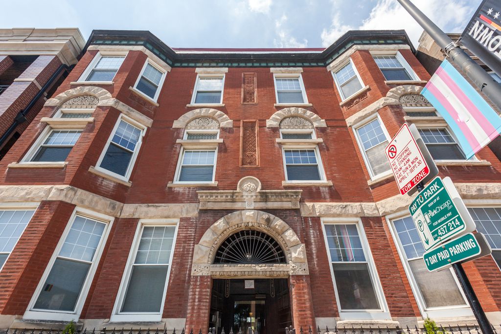 3414 N Halsted Street 2, Chicago, IL 60657