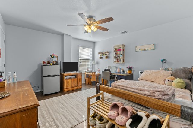 5735 Freeport Leaf, San Antonio, TX 78253