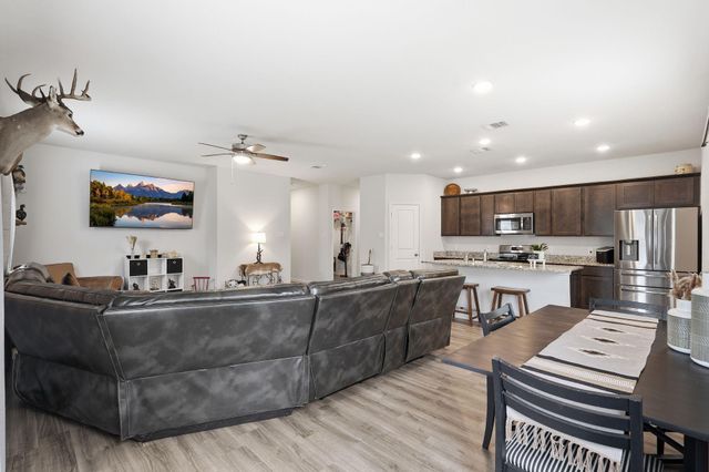 26582 Armadillo Drive, Hempstead, TX 77445