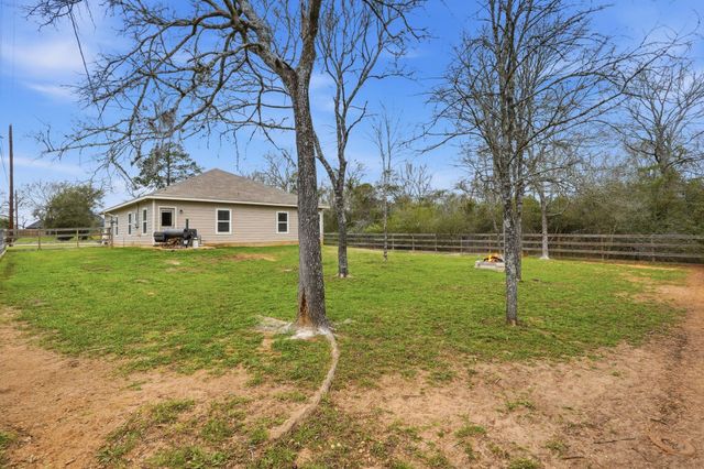 26582 Armadillo Drive, Hempstead, TX 77445