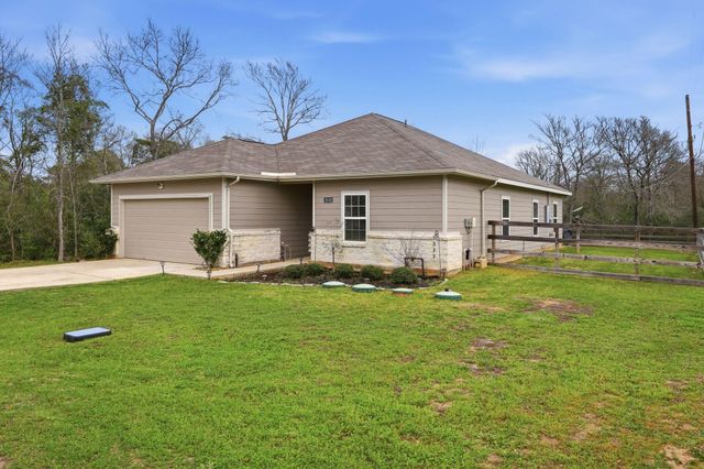 26582 Armadillo Drive, Hempstead, TX 77445