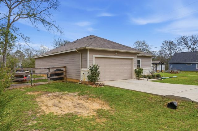 26582 Armadillo Drive, Hempstead, TX 77445
