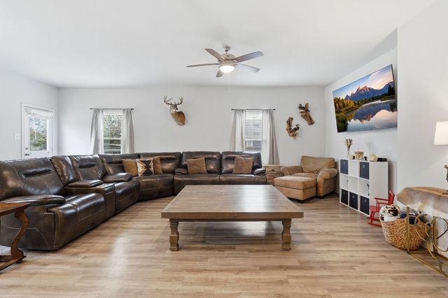 26582 Armadillo Drive, Hempstead, TX 77445