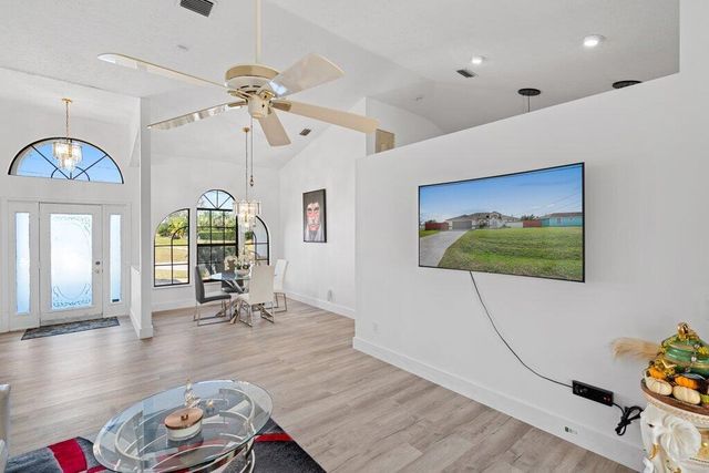 434 SW Jeanne Avenue, Port St Lucie, FL 34953