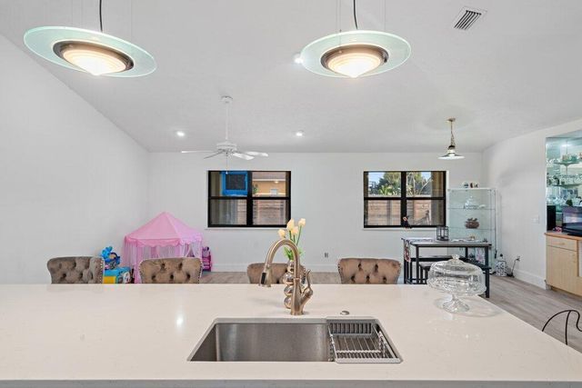 434 SW Jeanne Avenue, Port St Lucie, FL 34953