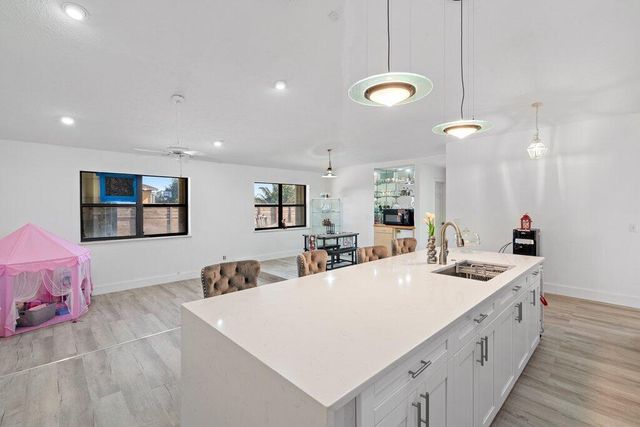 434 SW Jeanne Avenue, Port St Lucie, FL 34953