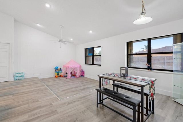 434 SW Jeanne Avenue, Port St Lucie, FL 34953