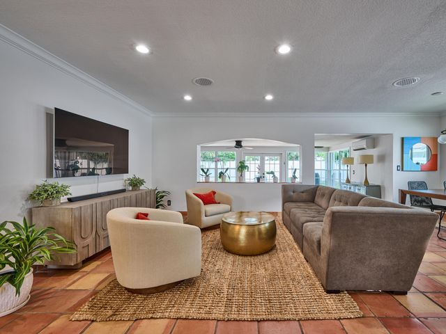 683 SW 2ND Street, Boca Raton, FL 33486