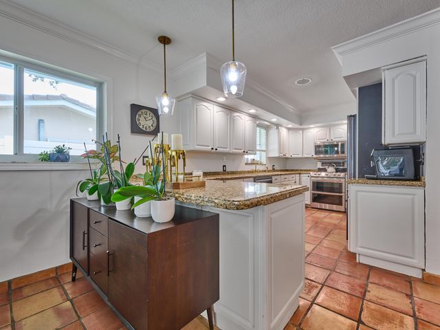 683 SW 2ND Street, Boca Raton, FL 33486