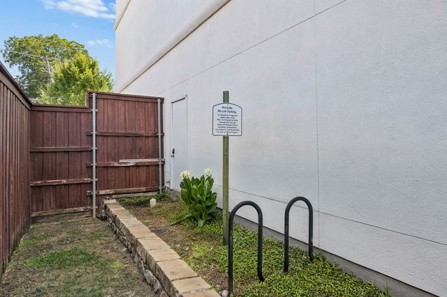 4605 Cedar Springs Road 218, Dallas, TX 75219