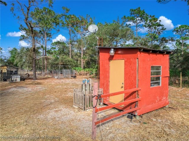 50 Rising R Road, Lake Placid, FL 33852