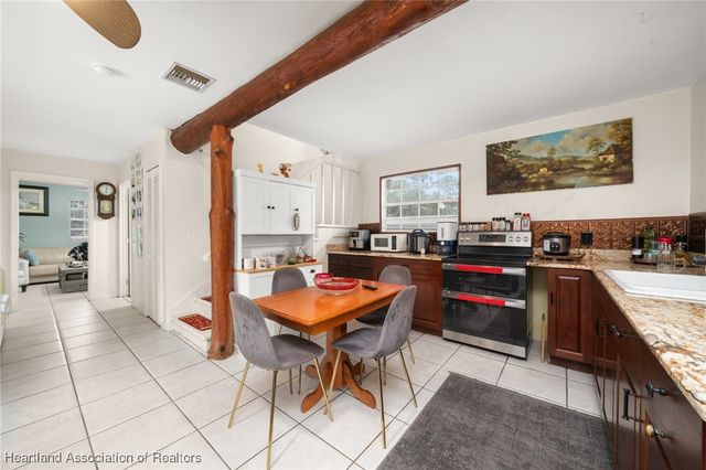 50 Rising R Road, Lake Placid, FL 33852