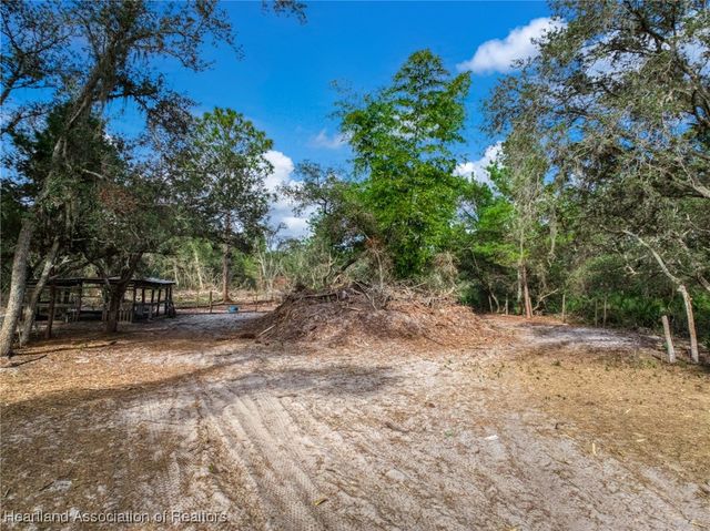 50 Rising R Road, Lake Placid, FL 33852