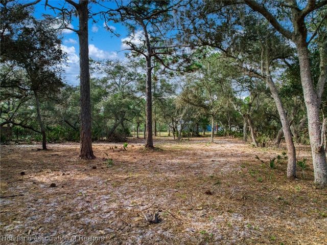 50 Rising R Road, Lake Placid, FL 33852