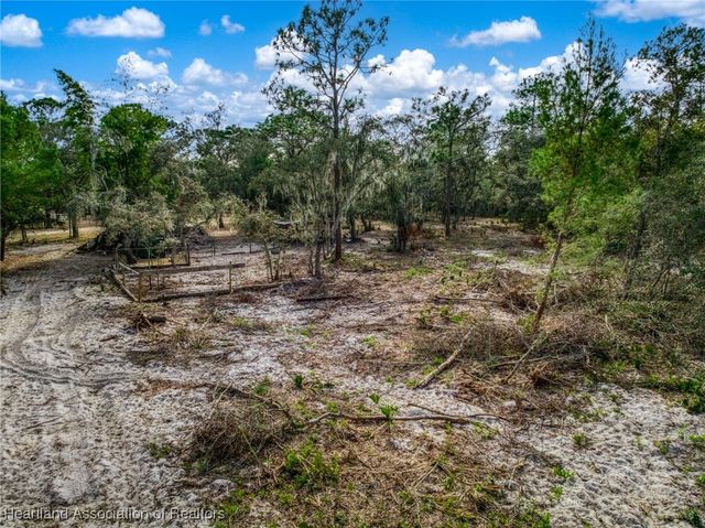 50 Rising R Road, Lake Placid, FL 33852