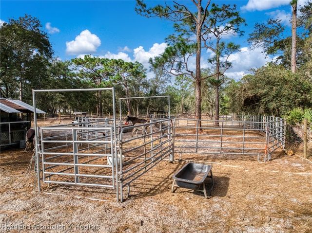 50 Rising R Road, Lake Placid, FL 33852