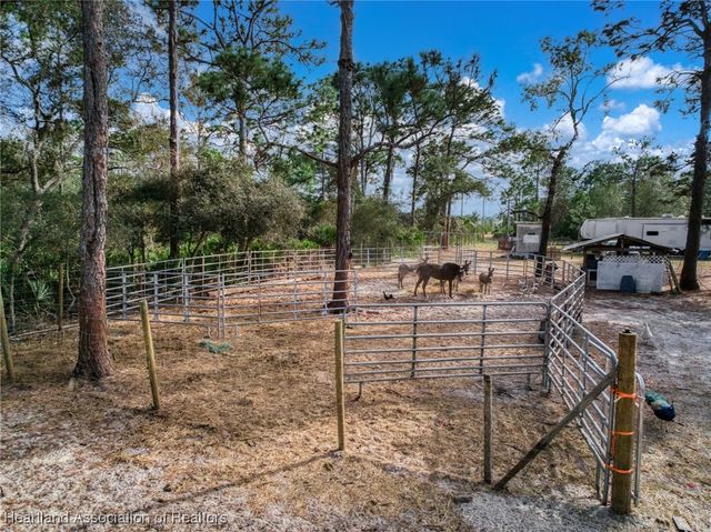 50 Rising R Road, Lake Placid, FL 33852