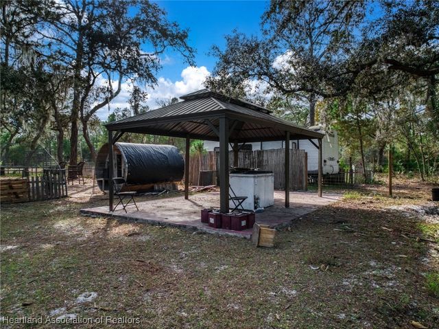 50 Rising R Road, Lake Placid, FL 33852