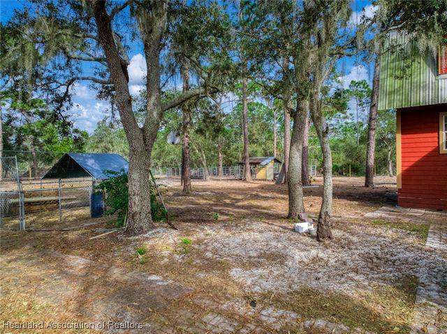 50 Rising R Road, Lake Placid, FL 33852
