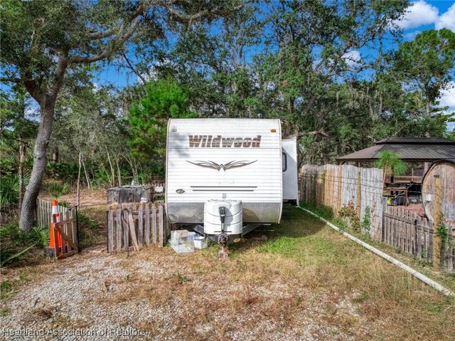 50 Rising R Road, Lake Placid, FL 33852