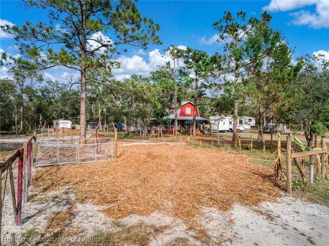 50 Rising R Road, Lake Placid, FL 33852