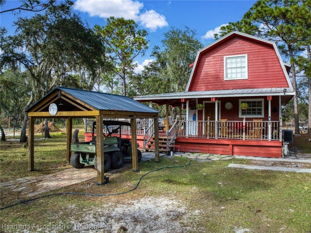 50 Rising R Road, Lake Placid, FL 33852