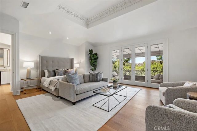 11709 Wetherby Lane, Los Angeles, CA 90077
