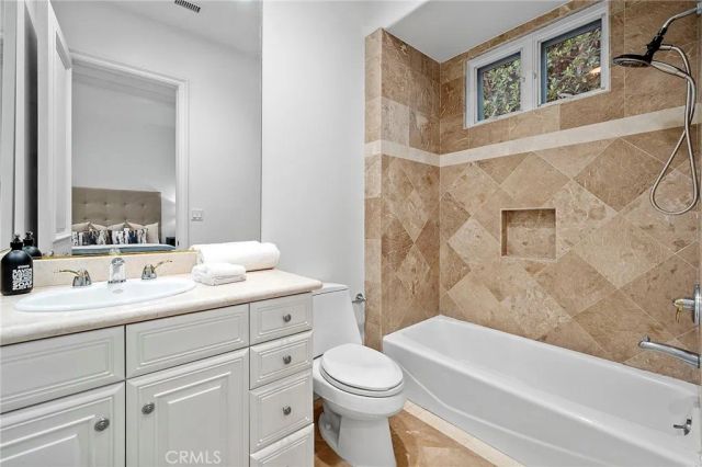 11709 Wetherby Lane, Los Angeles, CA 90077
