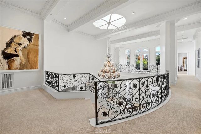 11709 Wetherby Lane, Los Angeles, CA 90077