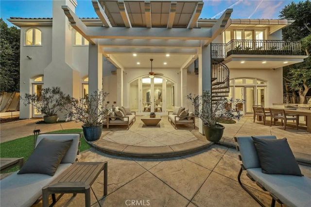 11709 Wetherby Lane, Los Angeles, CA 90077