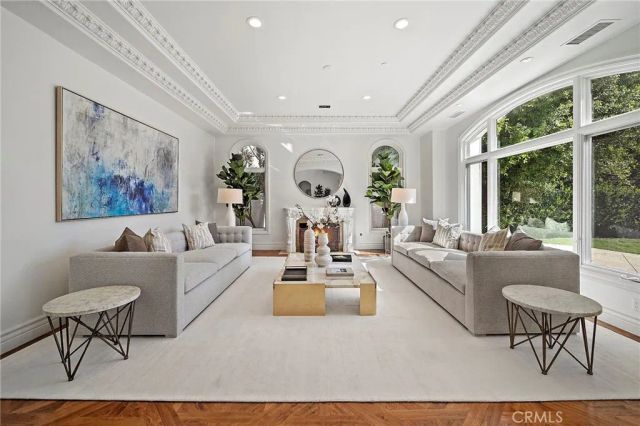 11709 Wetherby Lane, Los Angeles, CA 90077
